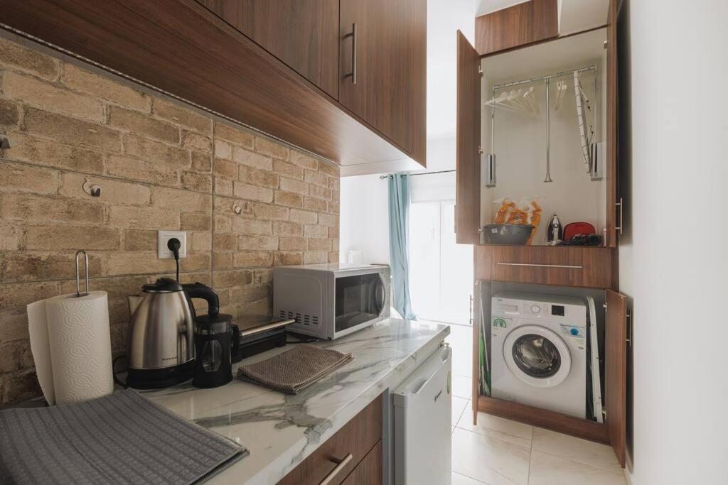 Tranquil Shelter Near Mavili Square Apartment