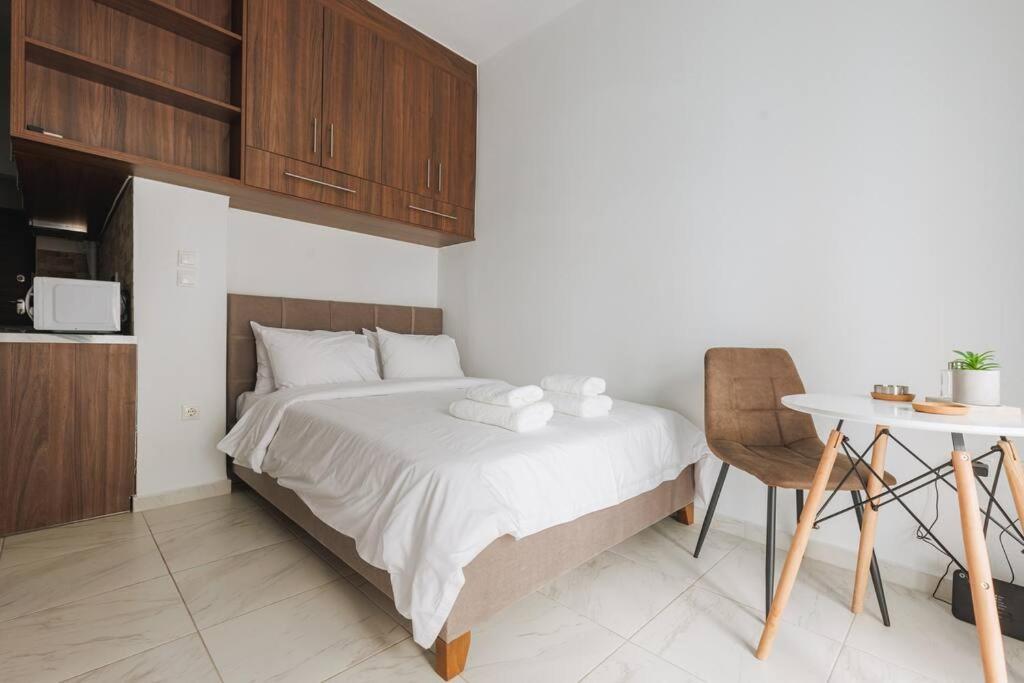 Apartment Tranquil Shelter Near Mavili Square Athens
